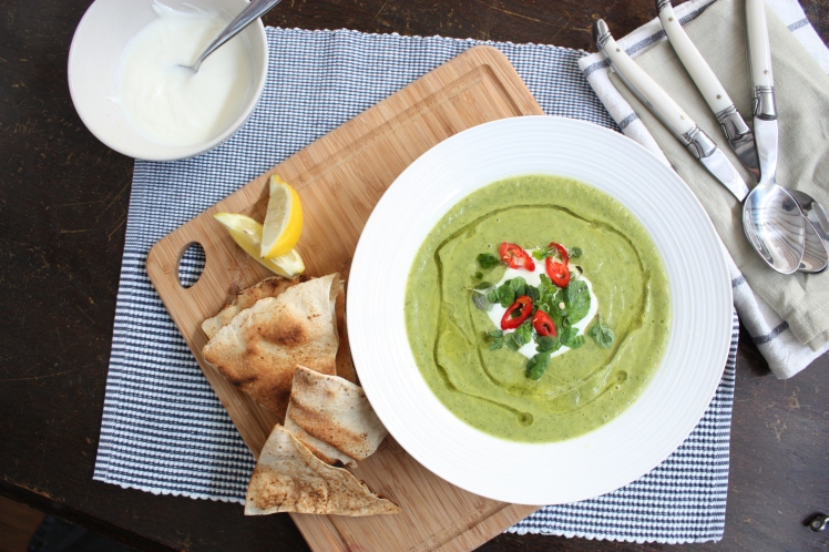 Zucchini, Chilli & Mint Soup with Grilled Flatbread | brownpaperbelle.com